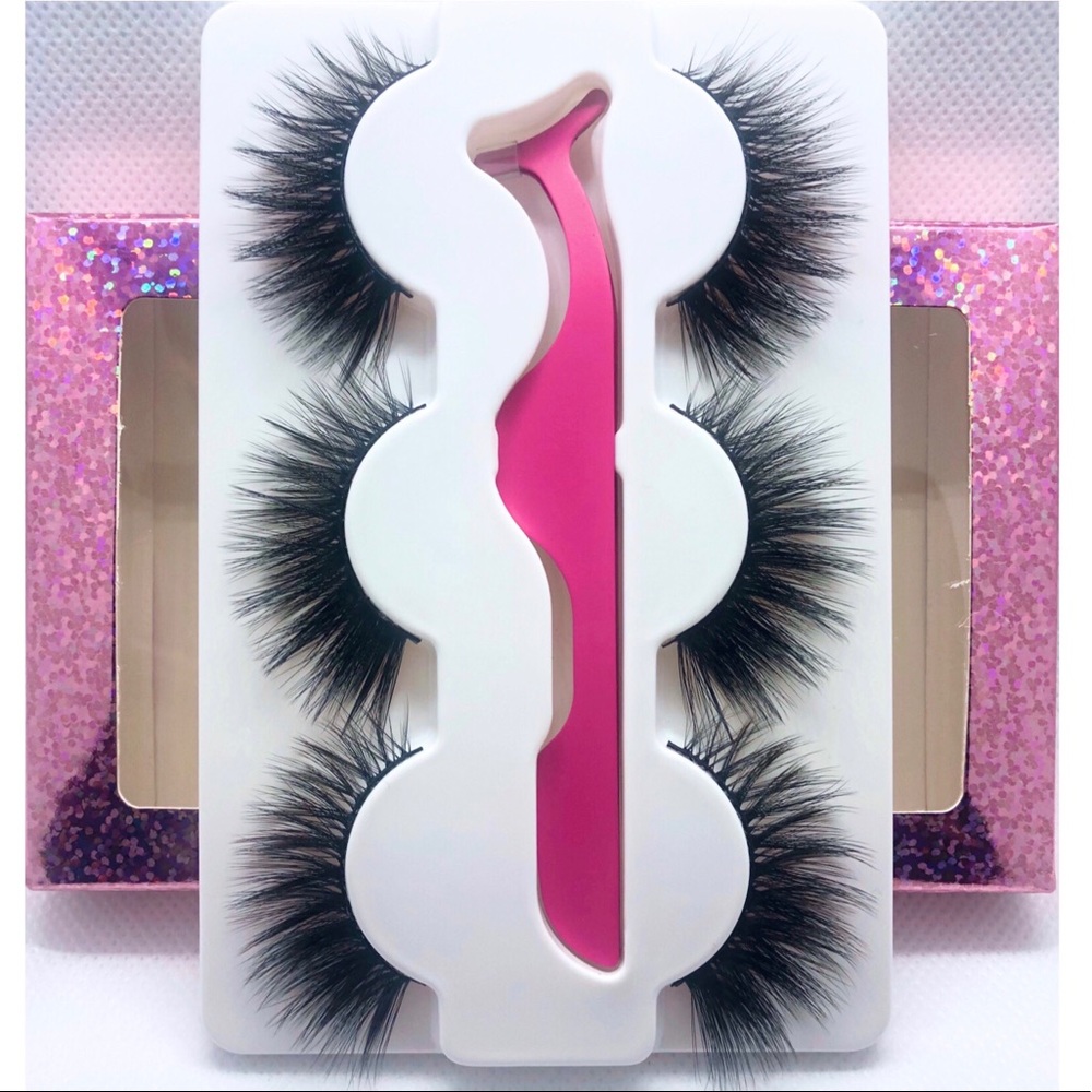 Lashes - Picture 3 of 3